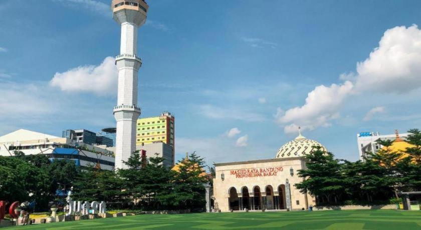 Dpalma Hotel Bandung Eksteriør billede